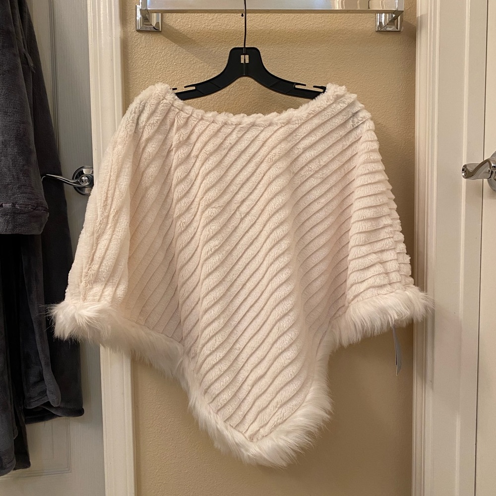 Marc New york off white faux fur shawl cape soft cream Andrew winter